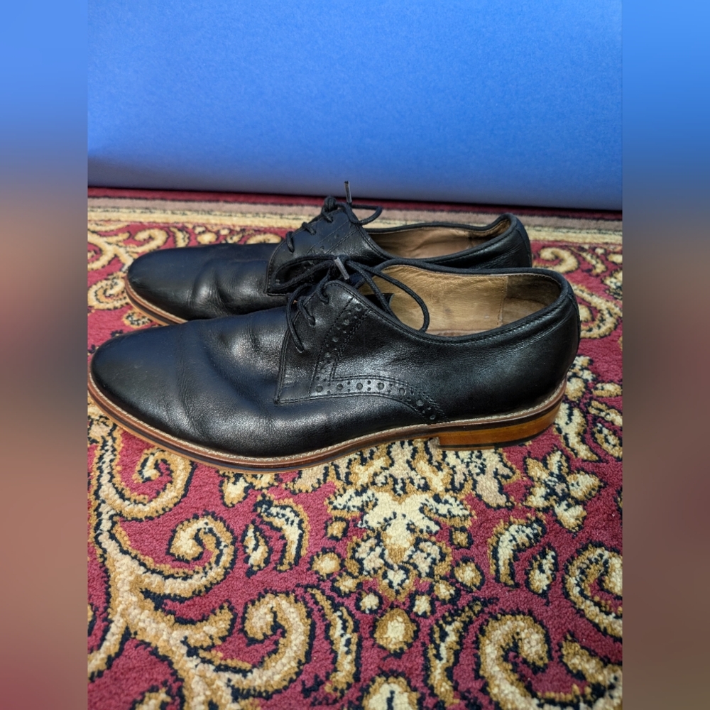 Johnston & Murphy Men's Black Lace Up Dress shoe